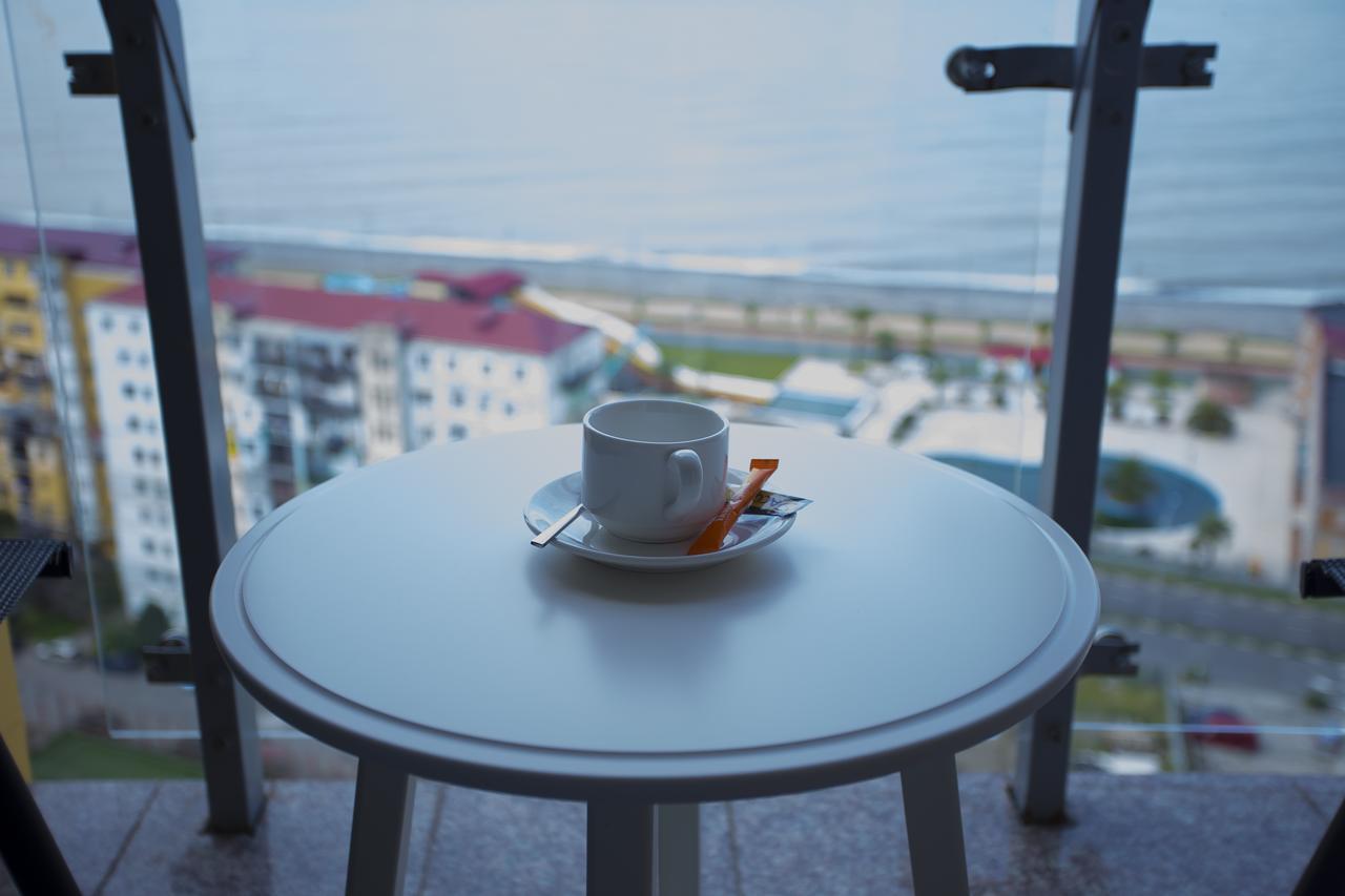 Aparthotel Tangerine Батуми Екстериор снимка
